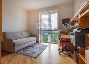 Cameretta / Studio - Appartamento Via Guido Gozzano
 
34, Busto Arsizio - foto 18