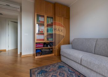 Cameretta / Studio - Appartamento Via Guido Gozzano
 
34, Busto Arsizio - foto 20