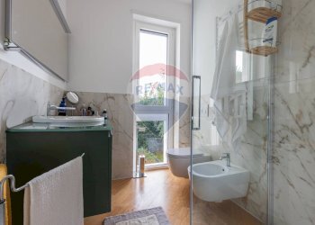 Bagno - Appartamento Via Guido Gozzano
 
34, Busto Arsizio - foto 21