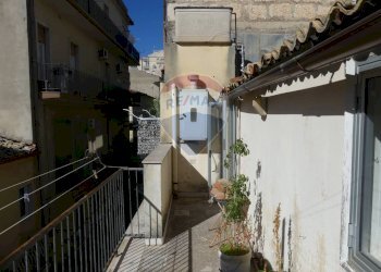 Balcone - Casa indipendente via Sacerdote Cabibbo
 
63, Ragusa - foto 27