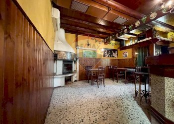 Sala da pranzo - Locale Commerciale PIAZZA CINQUE MARTIRI
 
15, Pasian di Prato - foto 5