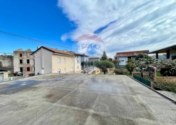 Casa all\'aperto - Locale Commerciale PIAZZA CINQUE MARTIRI
 
15, Pasian di Prato - foto 13