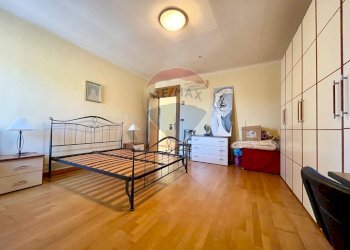 Camera / camera da letto - Locale Commerciale PIAZZA CINQUE MARTIRI
 
15, Pasian di Prato - foto 15