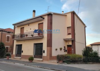 Foto 1 - Independent house via Roma
 
snc, Alba Adriatica - photo 1