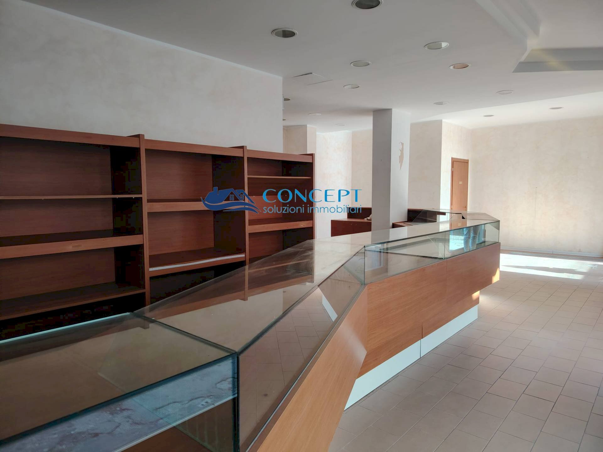 Foto 2 - Locale Commerciale Martinsicuro - foto 2