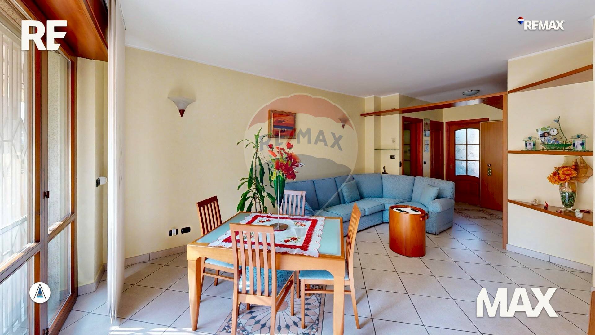 Sala da pranzo - Three-room apartment via Trento
 
37, Cologno Monzese - photo 1