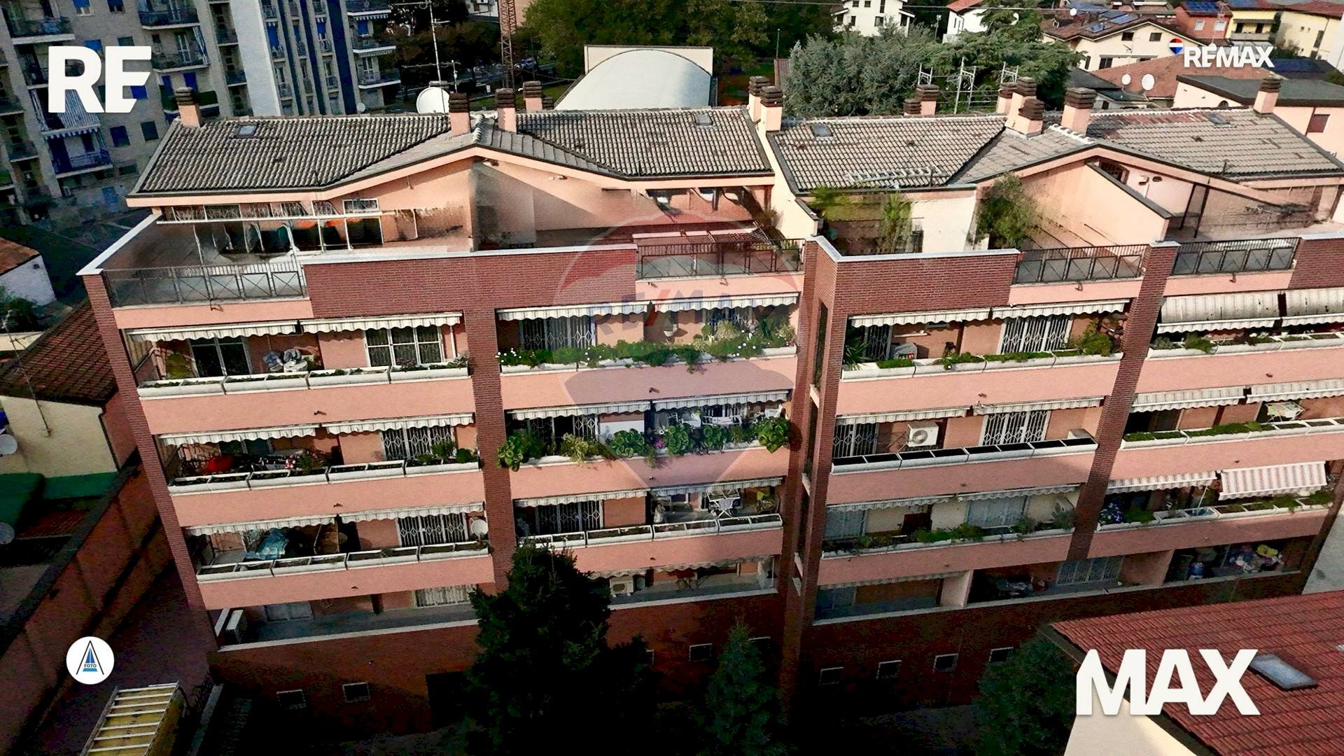 Edificio all\'aperto - Three-room apartment via Trento
 
37, Cologno Monzese - photo 2