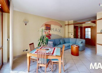 Sala da pranzo - Three-room apartment via Trento
 
37, Cologno Monzese - photo 1