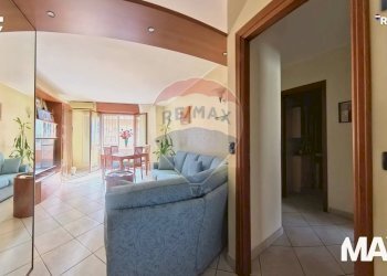 Soggiorno - Three-room apartment via Trento
 
37, Cologno Monzese - photo 12