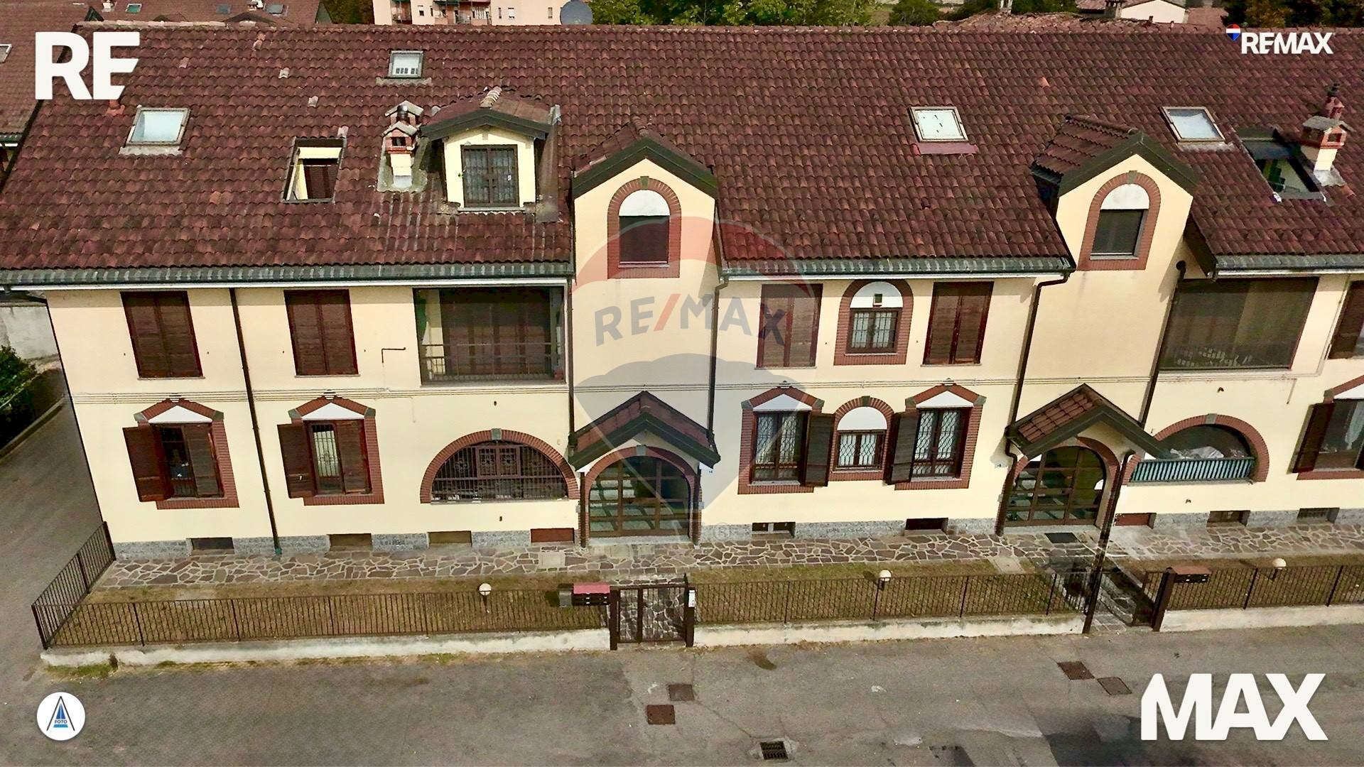 Casa all\'aperto - Trilocale via Giuseppe Garibaldi
 
18, Casarile - foto 3