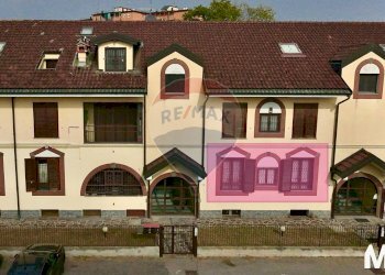 Casa all\'aperto - Trilocale via Giuseppe Garibaldi
 
18, Casarile - foto 4