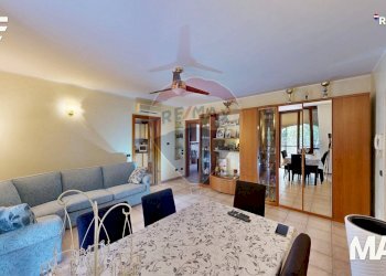 Sala da pranzo - Trilocale via Giuseppe Garibaldi
 
18, Casarile - foto 13