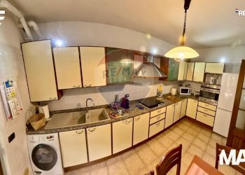 Cucina - Trilocale via Giuseppe Garibaldi
 
18, Casarile - foto 27