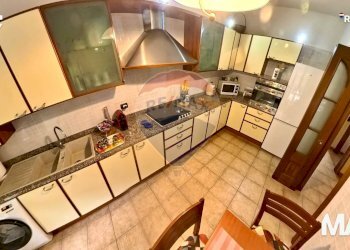 Cucina - Trilocale via Giuseppe Garibaldi
 
18, Casarile - foto 28