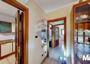 Hall / corridoio - Trilocale via Giuseppe Garibaldi
 
18, Casarile - foto 31