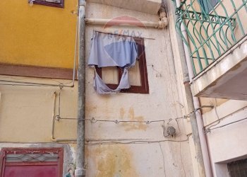 Edificio all\'aperto - Trilocale Chiasso baroni manfredi
 
3, Monreale - foto 1