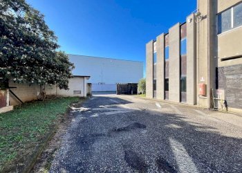 Cortile interno - Capannone via Sofocle, Agrate Brianza - foto 30