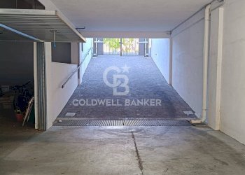 Foto 2 - Box Via Provinciale per Santa Maria Ammalati
 
86D, Acireale - foto 2