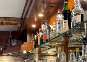 Interno non residenziale - Negozio Chiomonte - foto 4