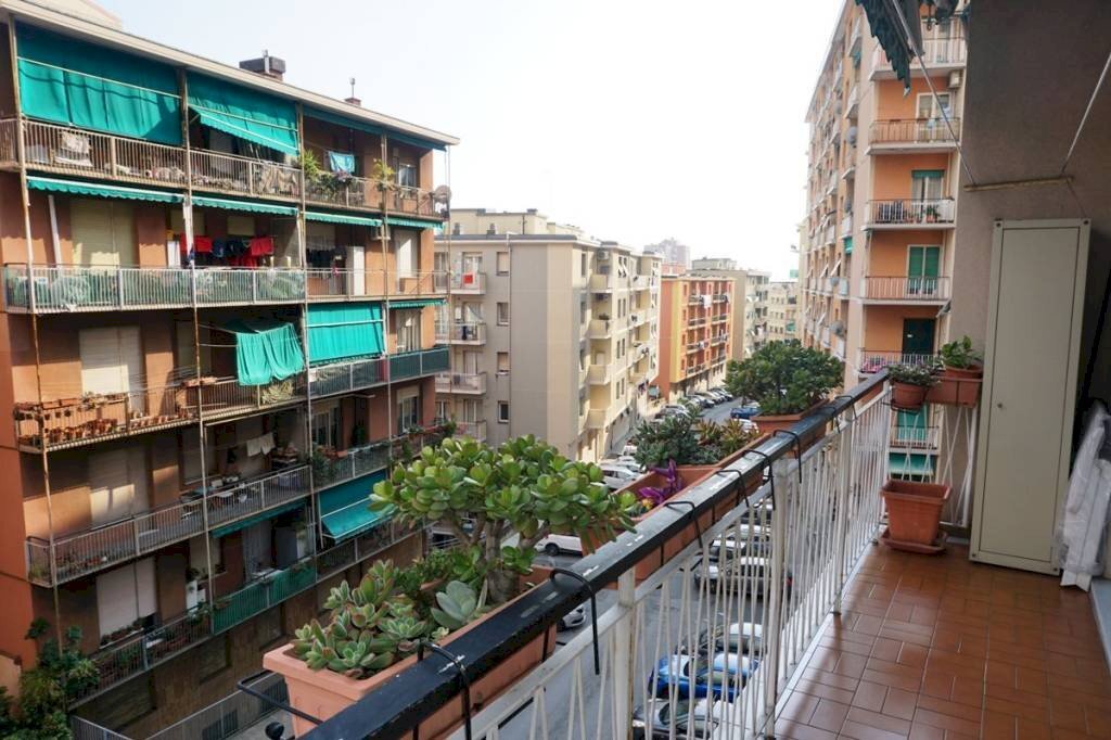 Balcone - Trilocale via Generale Manfredo Fanti, 10, Genova (zona Sampierdarena) - foto 1