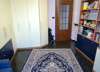 Camera da letto - Trilocale via Generale Manfredo Fanti, 10, Genova (zona Sampierdarena) - foto 9