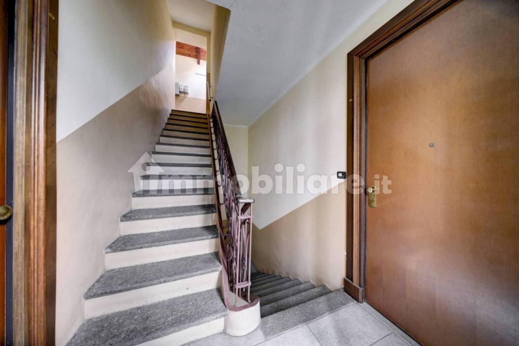 Interno palazzo - Two-room apartment via Rimini, 9, Torino - photo 3