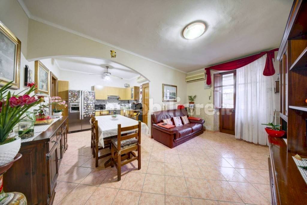 Salone - Three-room apartment via Rimini, 9, Torino - photo 1