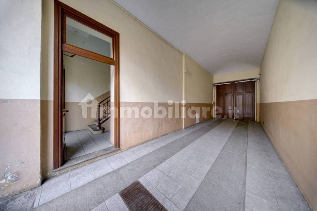 Interno palazzo - Three-room apartment via Rimini, 9, Torino - photo 3