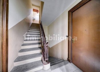 Interno palazzo - Three-room apartment via Rimini, 9, Torino - photo 4