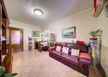 Salone - Three-room apartment via Rimini, 9, Torino - photo 9