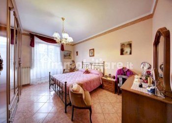 Camera da letto - Three-room apartment via Rimini, 9, Torino - photo 12