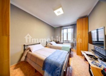 Camera da letto - Three-room apartment via Rimini, 9, Torino - photo 14