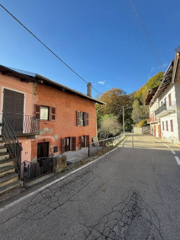 Facciata - Villa a Schiera via Passaggio, 22, Camandona - foto 2