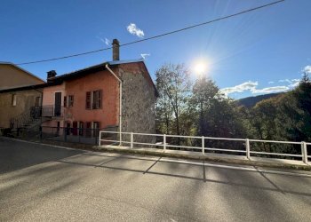 Facciata - Villa a Schiera via Passaggio, 22, Camandona - foto 4