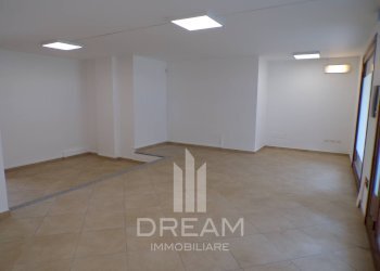 Foto 2 - Locale Commerciale via Ildebrando Pizzetti, Quartu Sant'Elena - foto 2