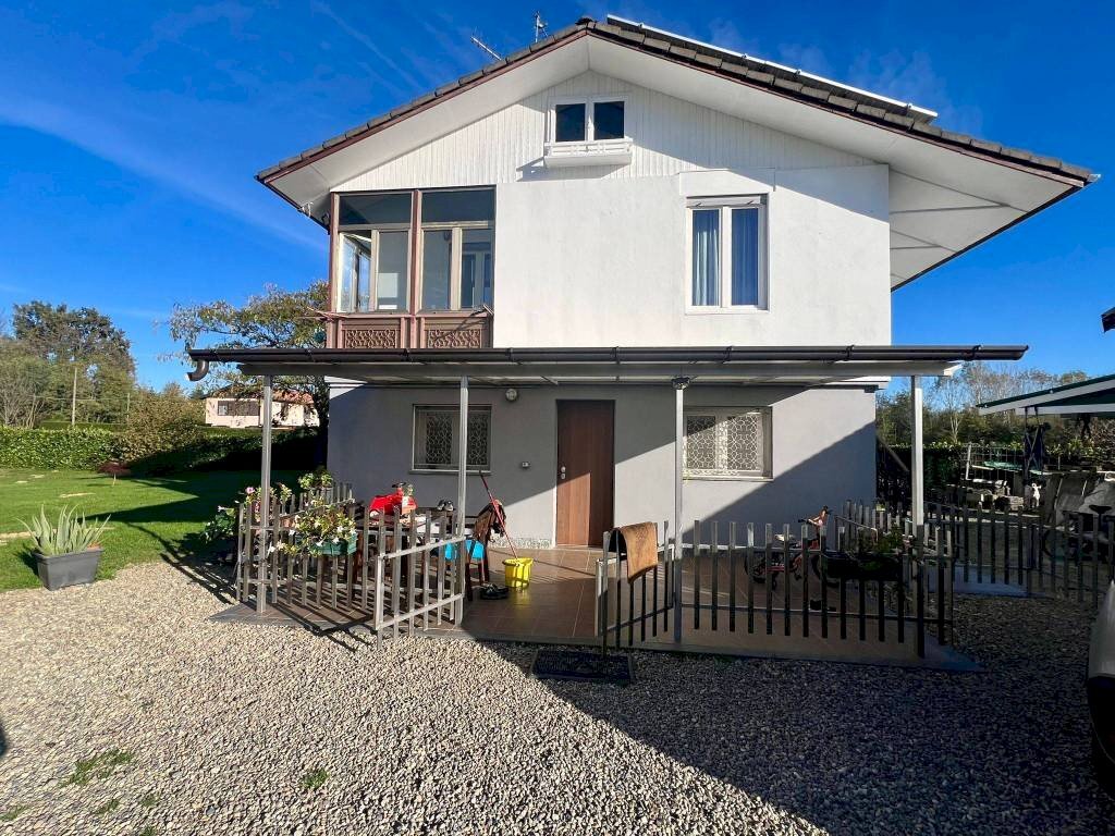 Facciata - Villa via Monte Mucrone, 8, Cerrione - foto 1