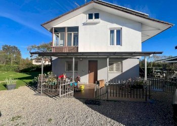 Facciata - Villa via Monte Mucrone, 8, Cerrione - foto 1