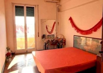 Camera da letto - Appartamento via Antonio Cantore, 8, Genova (zona Sampierdarena) - foto 13