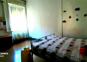 Camera da letto - Appartamento via Antonio Cantore, 8, Genova (zona Sampierdarena) - foto 15