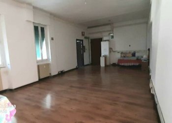 Salone - Appartamento via Antonio Cantore, 8, Genova (zona Sampierdarena) - foto 19