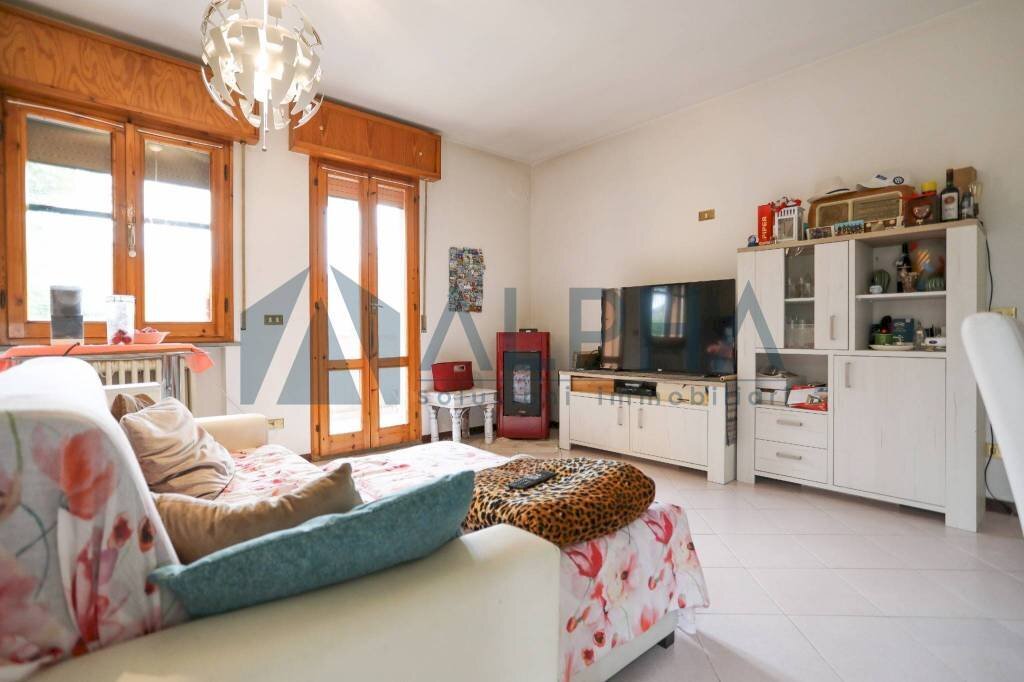 Salone - Two-room apartment via Pablo Neruda, Mercato Saraceno - photo 2