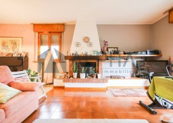 Salone - Quadrilocale via Pablo Neruda, Mercato Saraceno - foto 2