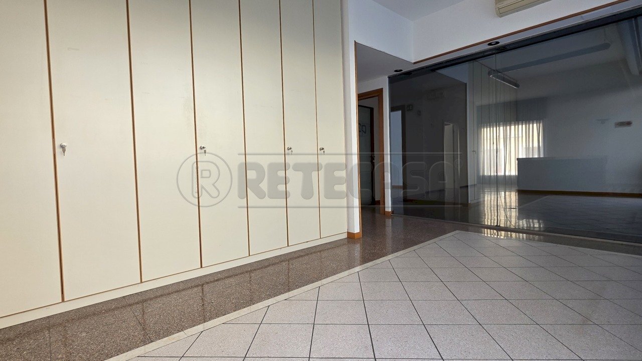 Retecasa_Valdagno Ingresso - sala d\'aspetto - Locale Commerciale Valdagno - foto 1