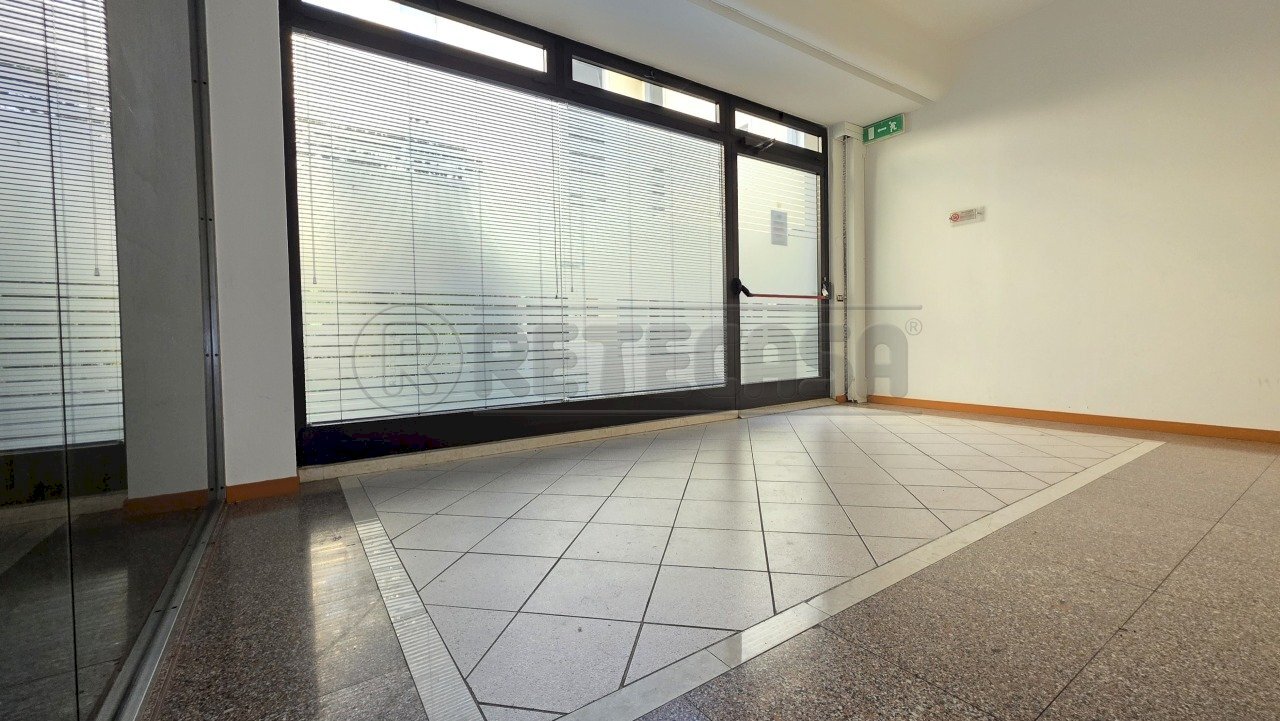 Retecasa_Valdagno Ingresso - sala d\'aspetto - Locale Commerciale Valdagno - foto 3