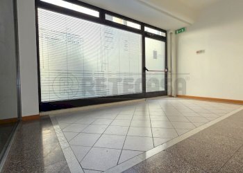 Retecasa_Valdagno Ingresso - sala d\'aspetto - Locale Commerciale Valdagno - foto 3