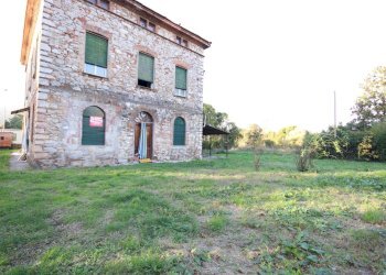 MERAVIGLIOSA PORZIONE DI CASA COLONICA IN PIETRA - Casale Via di Nozzano 611, Lucca - foto 3