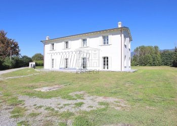 vendesi casa colonica moderna con giardino IMG_815 - Villa Via Don Emilio Angeli, Lucca - foto 2