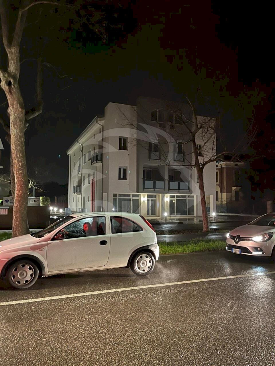 LOCALE COMMERCIALE (28).jpg - Locale Commerciale Viale Cinque Martiri 12, Mirandola - foto 3