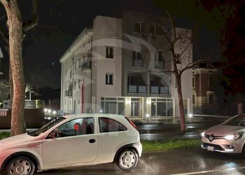 LOCALE COMMERCIALE (28).jpg - Locale Commerciale Viale Cinque Martiri 12, Mirandola - foto 3