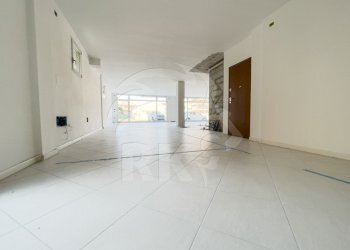 LOCALE COMMERCIALE (3).JPG - Locale Commerciale Viale Cinque Martiri 12, Mirandola - foto 8